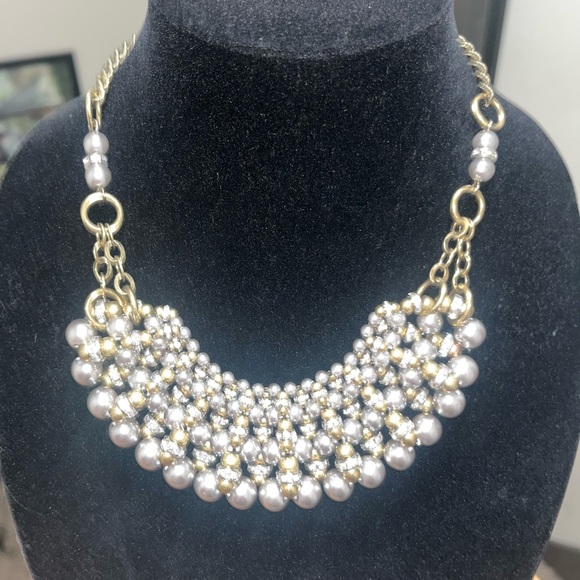Gold and Silver Pearl Necklace - Picture 1 of 4